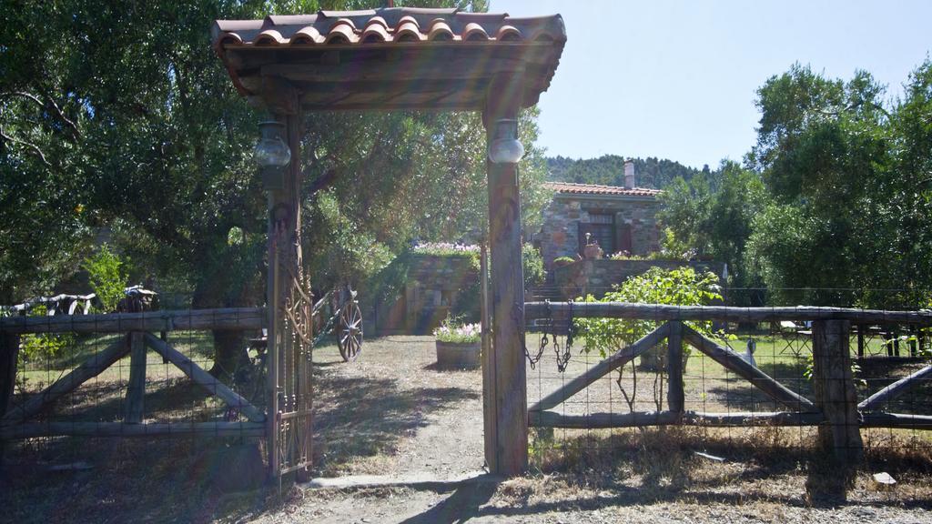 Petrino Spiti Villa Parthenon Exterior photo